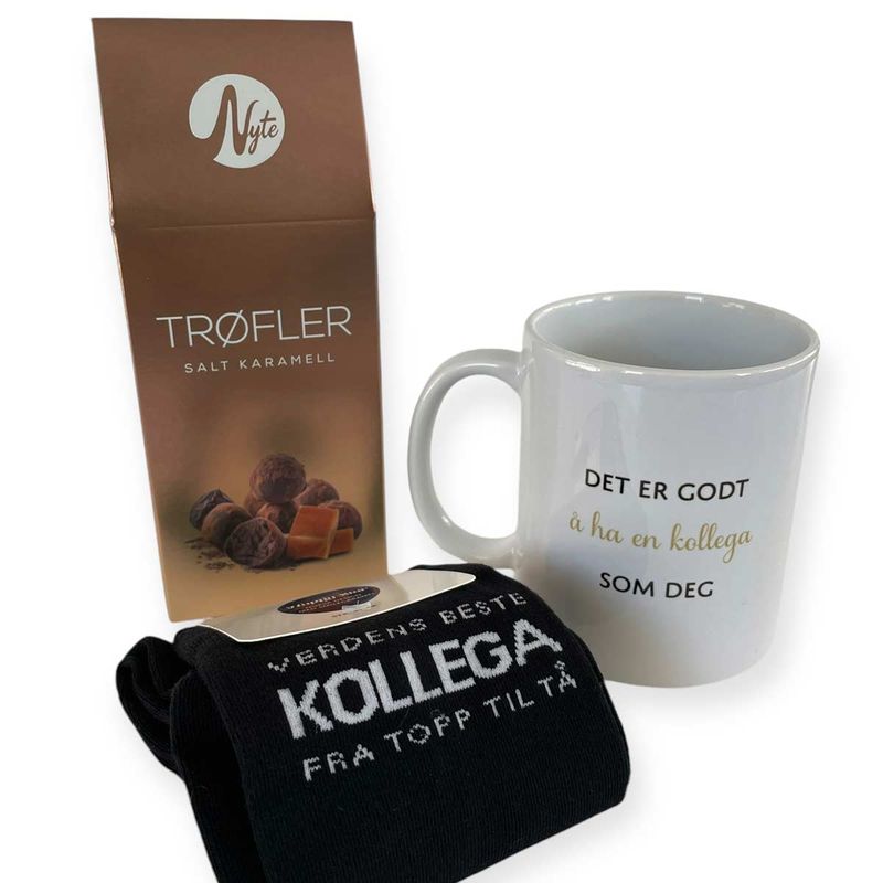 Gavepakke til kollega med sjokoladetrøfler og strømper